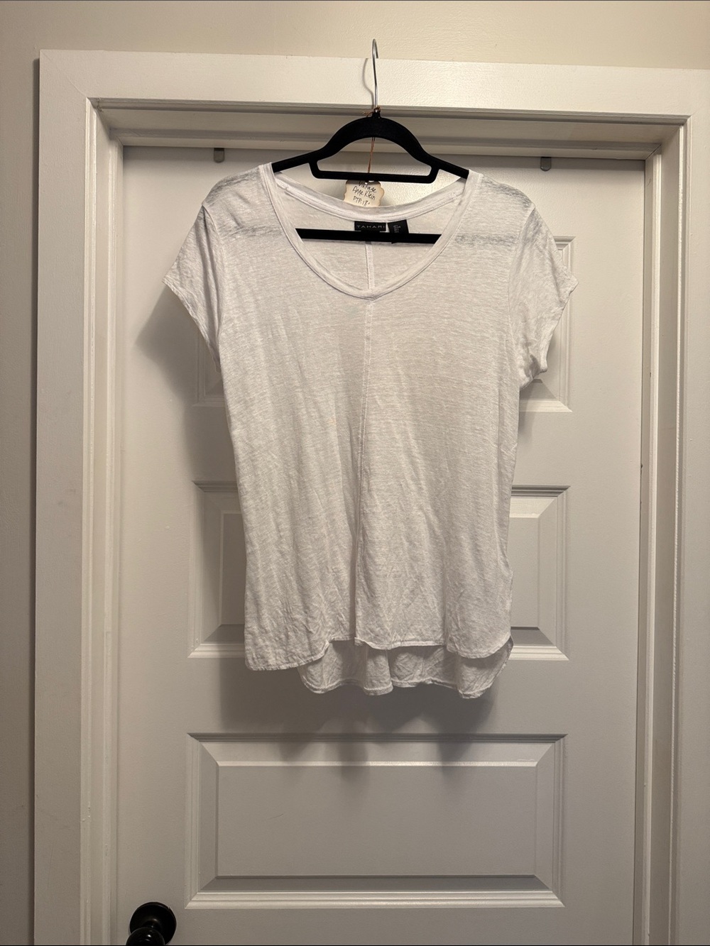 Tahari linen Lightweight White Women's Tee - Classic Short Sleeve